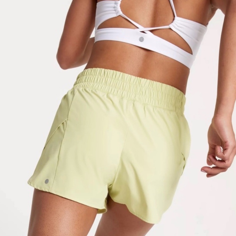 NWOT CALIA by Carrie Underwood Women's Step Up Short Athletic Shorts - Picture 2 of 6